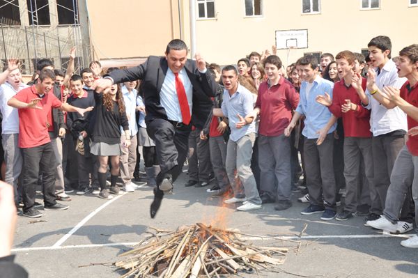 Beykoz Anadolu Lisesi Nevruz ile coştu