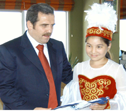 Kırgız öğrencilerden Dilmaç’a ziyaret
