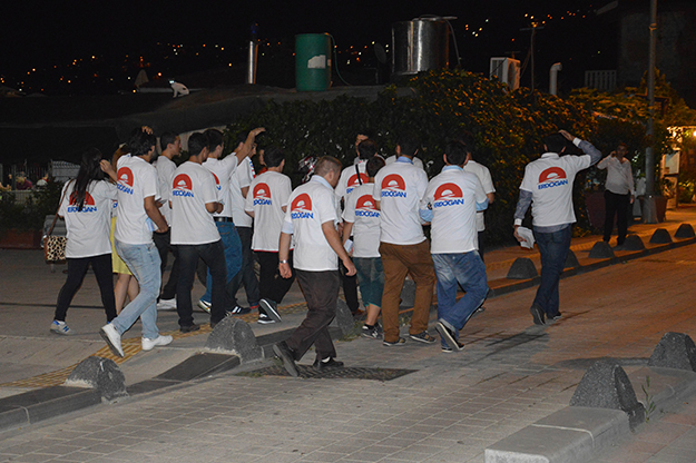 AK Parti Gençliği Erdoğan için yollarda