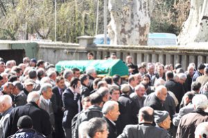 Ali Zengin’in abisi vefat etti