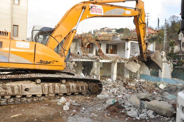 Kiremitdere Hacı Ahmet Camisi yıkıldı