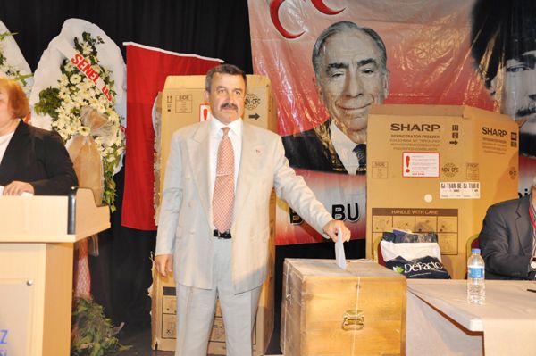 MHP Kongresi’ni Ali Emanet kazandı…