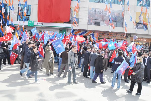 Beş bin AK Partili kapı kapı dolaşacak