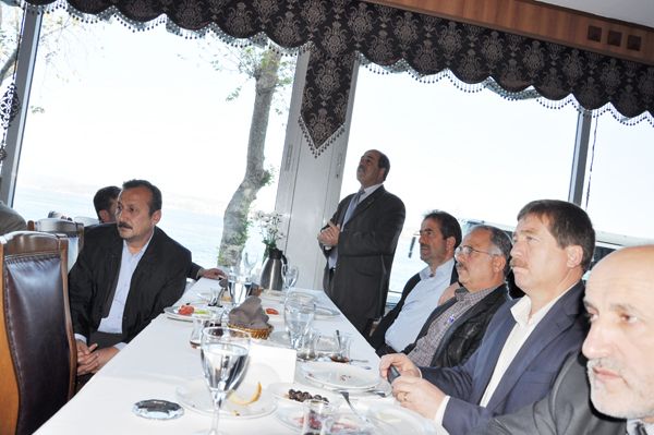 AK Partili Burhan Güner muhtarları ağırladı
