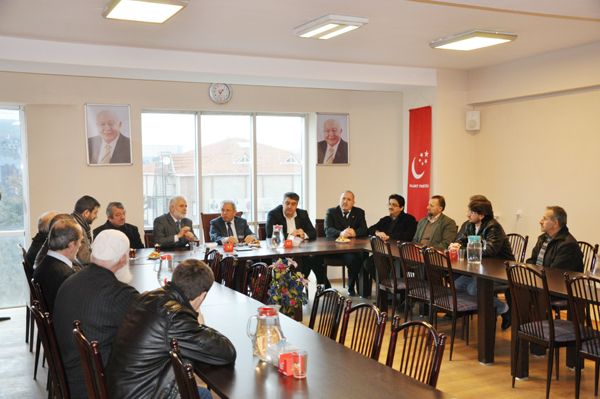 Kaymakam Erdoğan'dan siyasi partilere ziyaret