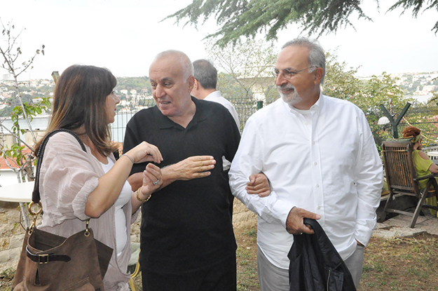 Prof. Faruk Şen, dostlarını Kanlıca’da ağırladı