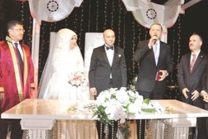 Başbakan Beykoz’da düğüne katıldı...