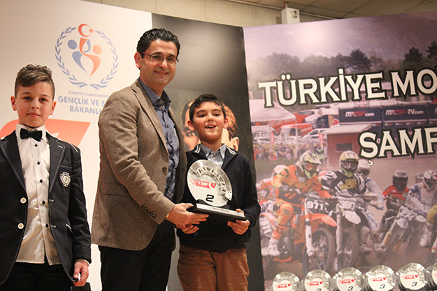 Beykozlu Türkiye birincisi ödülünü Kaşıtoğlu’ndan aldı