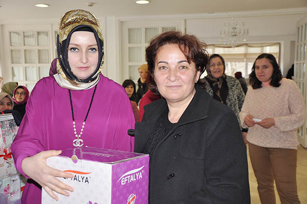 AK Parti'den 'siyasetüstü' kadın programı