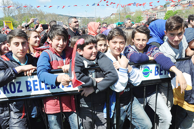 Beykozlu Çocuklar, 23 Nisan'da Gökhan Türkmen'le coştu