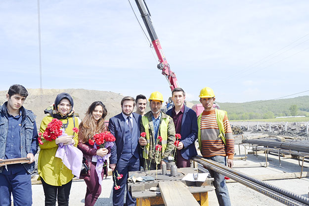 Beykoz Gençlik Meclisi 1 Mayıs’ı 3. Köprü inşaatında kutladı