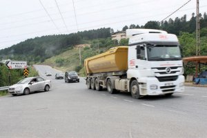 Beykoz Riva’da kamyonlar yüzünden kazasız gün geçmiyor!