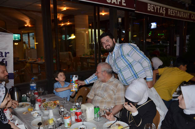 Beykoz’da iftar sofrası Ensar Muhacir kardeşliği için kuruldu