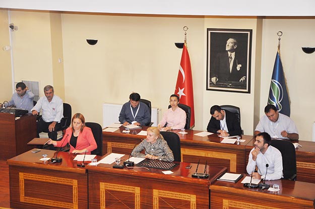Beykoz Belediye Meclis'inde gergin oturum... (İzleyin)