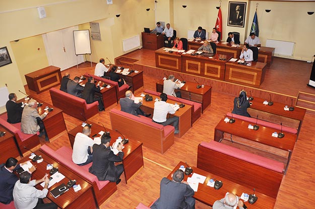 Beykoz Belediye Meclis'inde gergin oturum... (İzleyin)