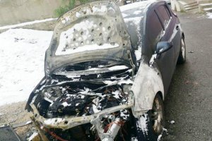Beykoz Soğuksu Mahallesi'nde 4 araba kundaklandı