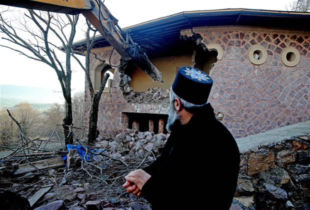 Beykoz'da Marifet Derneği'nin binaları yıkıldı