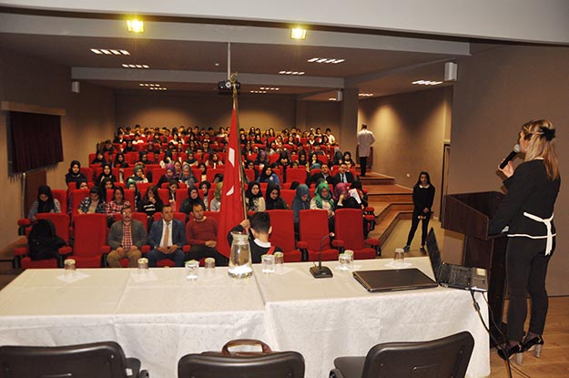 Beykozlu öğrenciler, Mehmet Akif'i dinledi