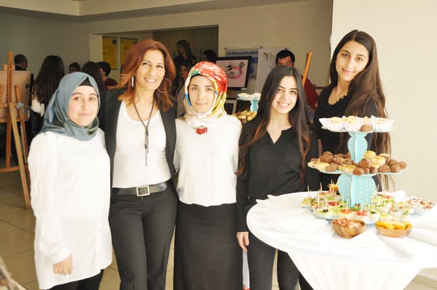 Kadınlar Günü'nü İstanbul'un öğrencileri Beykoz'da kutladı