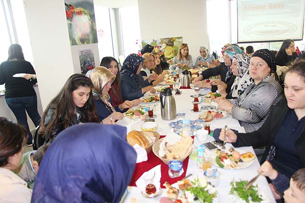 Beykoz’un Giresunlu Kadınları Anneler Günü’nü kutladı