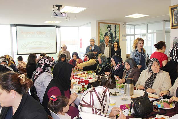 Beykoz’un Giresunlu Kadınları Anneler Günü’nü kutladı
