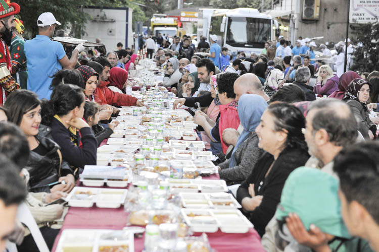 Beykoz’da Ramazan sevinci sokaklara taştı
