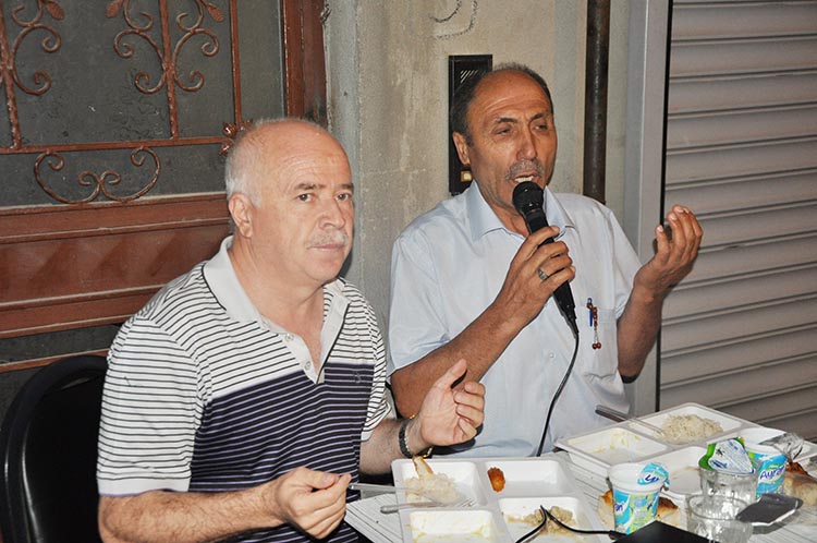 Ali Evlimen, merhum abisi için iftar yemeği verdi
