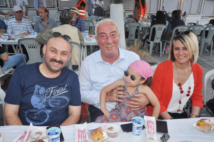 CHP Beykoz gençliğinde iftarlar muhabbetle geçiyor
