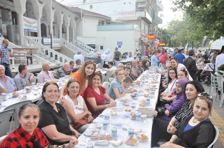 CHP Beykoz gençliğinde iftarlar muhabbetle geçiyor