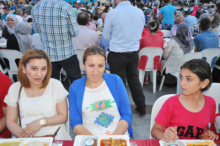 Beykoz'da protokolsüz iftar sofrası kuruldu