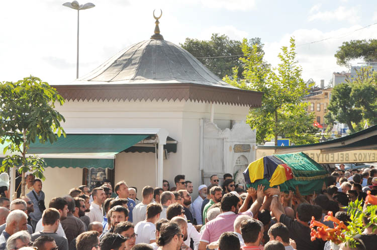 Fenerbahçe’nin tribün lideri Beykoz’da ebediyete uğurlandı