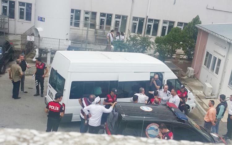 Beykoz'da linç girişimine karşı araç içinde muayene