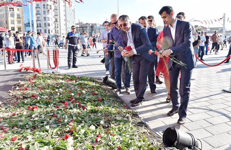 Özel Kalem Müdürleri, Taksim şehitlerini ziyaret etti