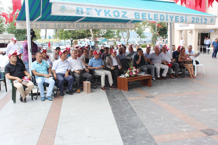 Beykoz'da 45 okula 45 ton destek