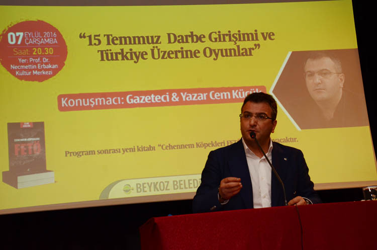 Gazeteci Cem Küçük 'FETÖ yapılanmasını' Beykoz'da anlattı