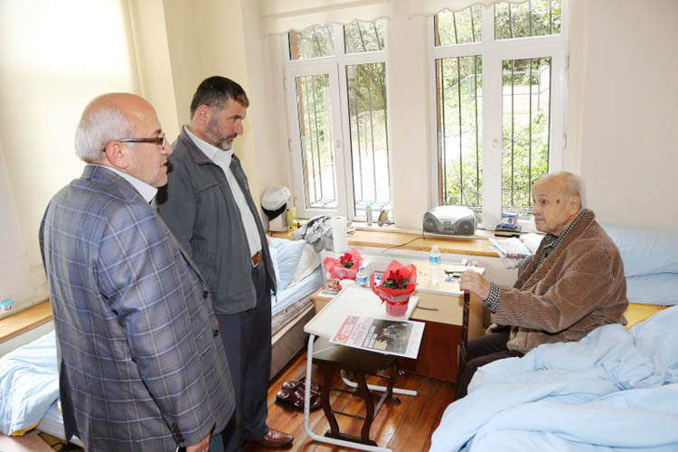 Beykoz Meclis Üyeleri, huzur evlerini ziyaret etti