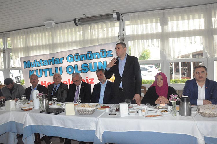 AK Parti Beykoz’da muhtarlarla kahvaltı yaptı