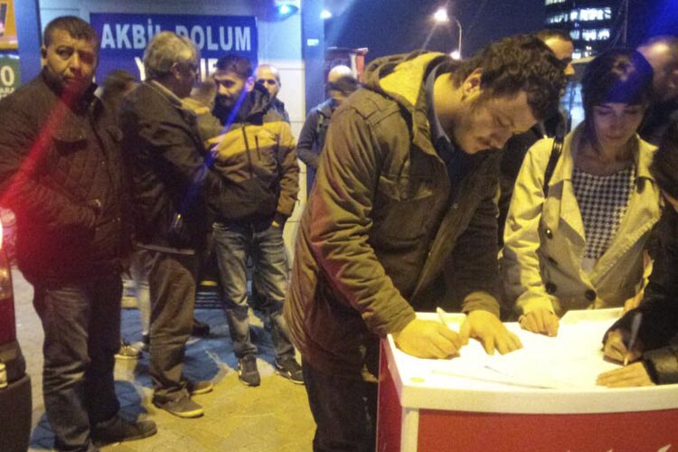 CHP Beykoz'da 2 saatte bin imza topladı