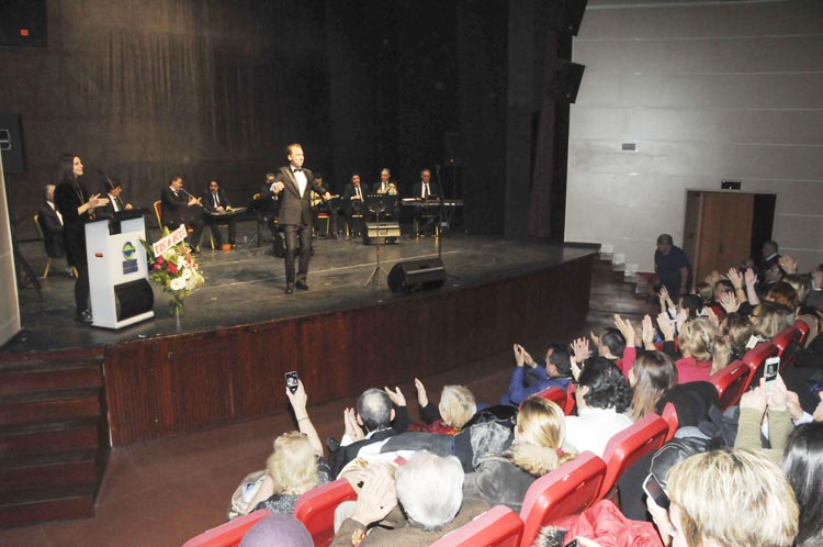Arif Özgülüş Beykoz'a konser verdi