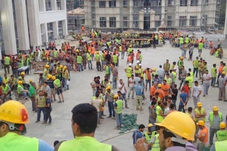 Beykoz’da bin inşaat işçisi iş bırakma eylemi yaptı