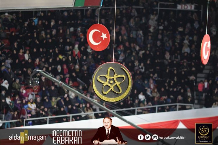 Necmettin Erbakan aşkı İstanbul’a sığmadı