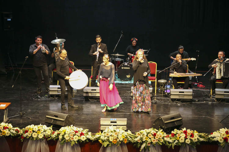 Tıpçılara Beykoz'da Suzan Kardeş konseri