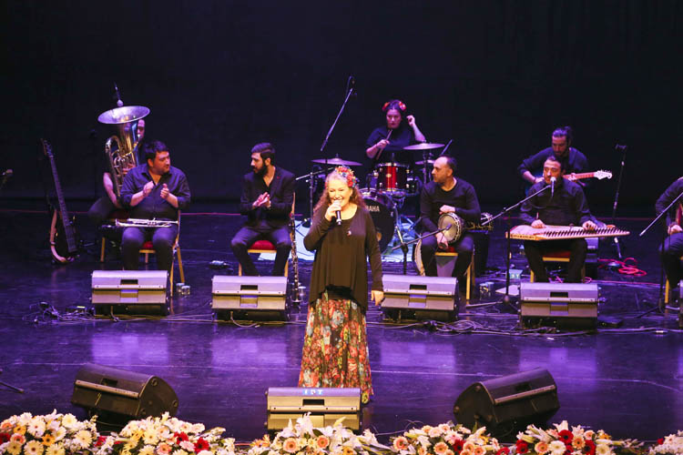 Tıpçılara Beykoz'da Suzan Kardeş konseri
