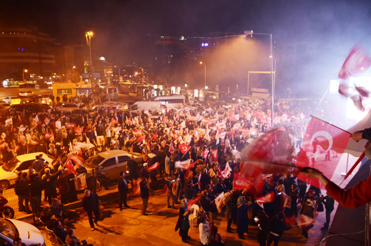 Beykoz 'evet' zaferini kutladı