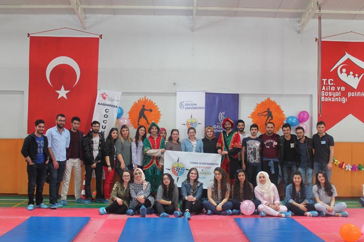 İstanbul Gelişim Üniversitesi ‘Sevgiye El Uzat’tı