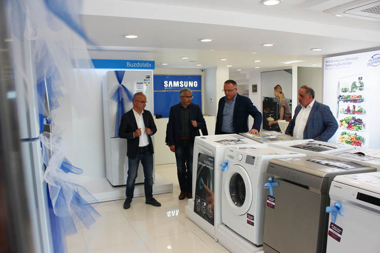 Beykoz'da bir Samsung bayisi daha açıldı