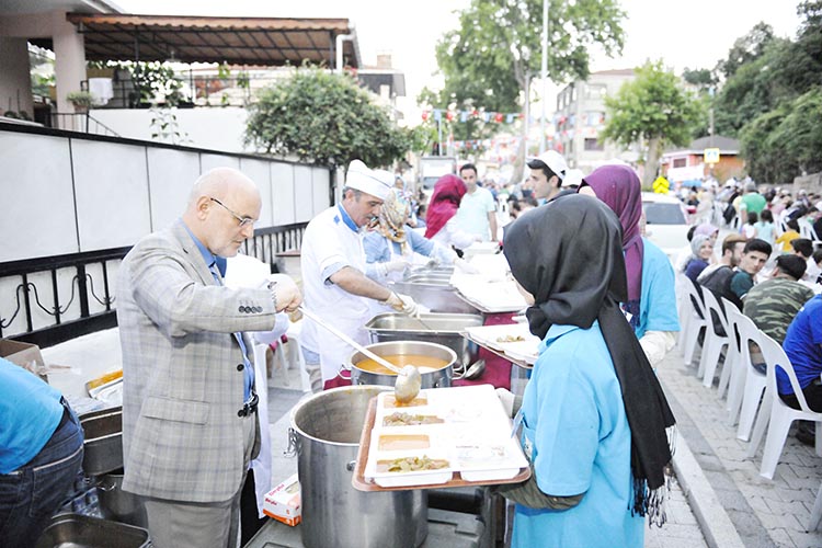 Beykoz'da mahalleli iftar sofralarına buluşacak