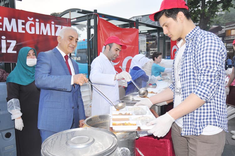 MHP Beykoz Yönetimi, Merkez’de iftar yemeği verdi