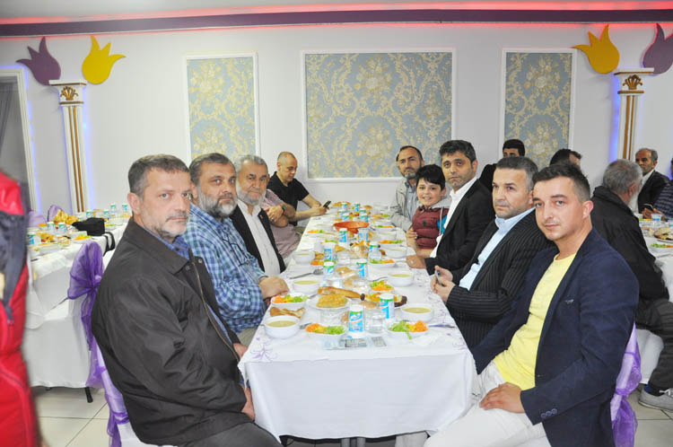 Saadet Partililer geleneksel iftar yemeğinde buluştu