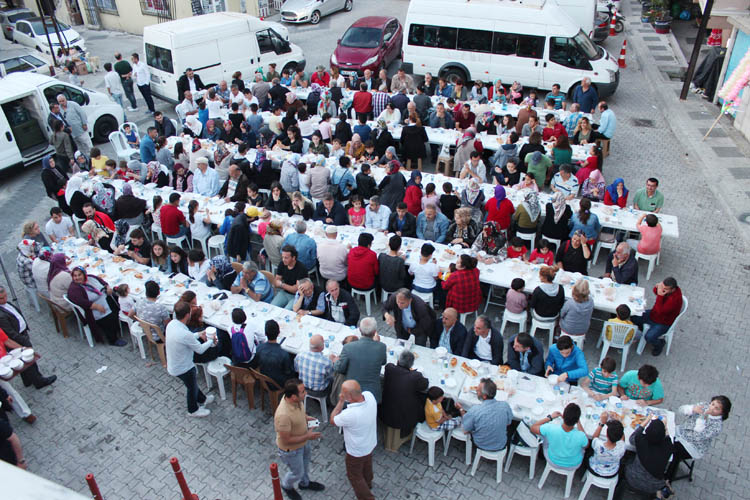 CHP Beykoz'dan Çiğdem Mahallesi'nde iftar sofrası
